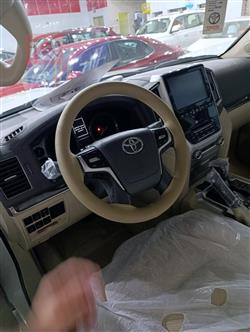 تۆیۆتا لاند کروزەر
